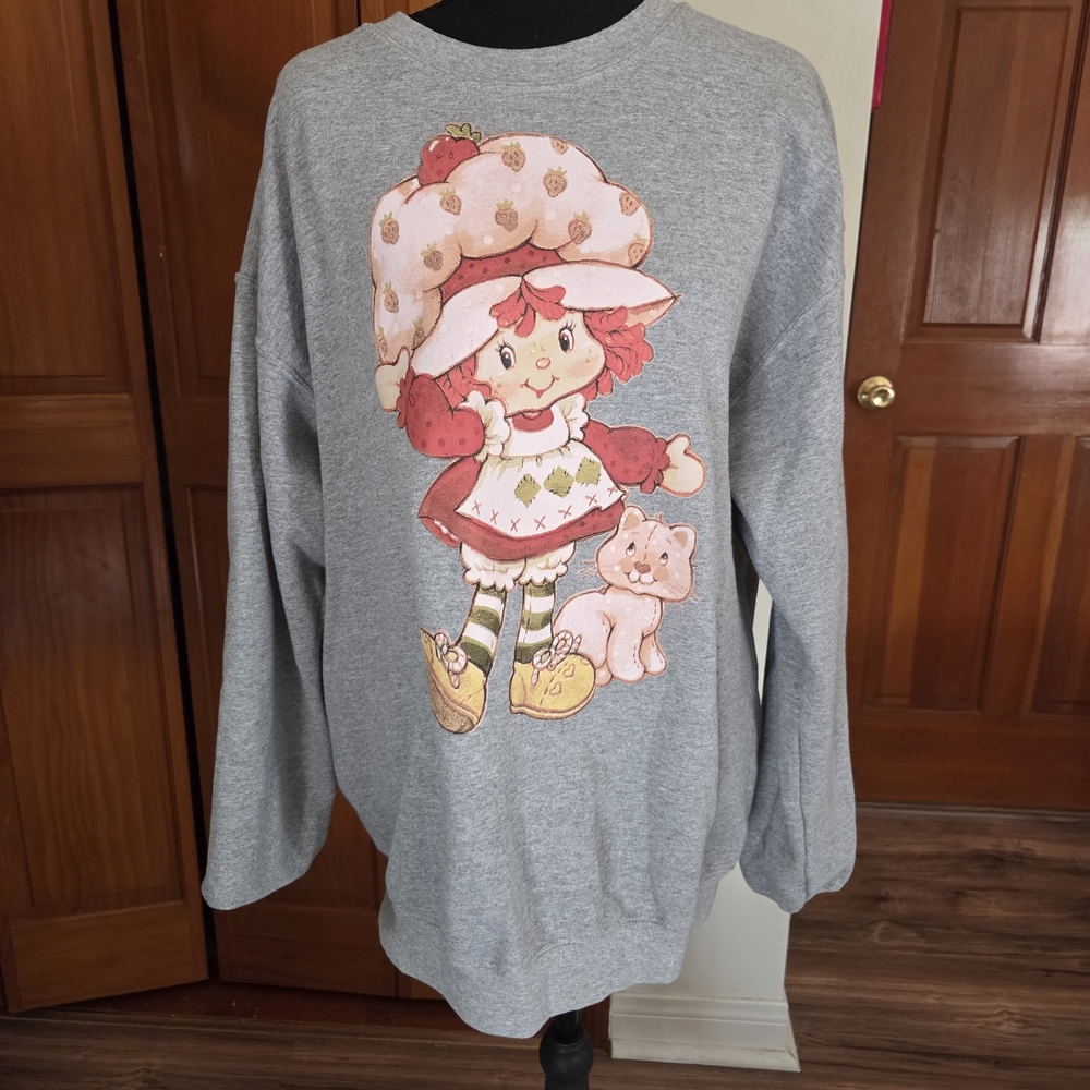 Gray Sweatshirt with Strawberry Shortcake Graphic